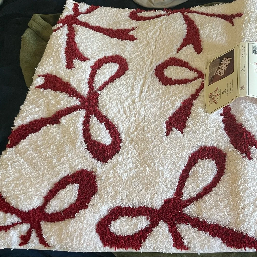 Red and white coquette bow bath mat New never used